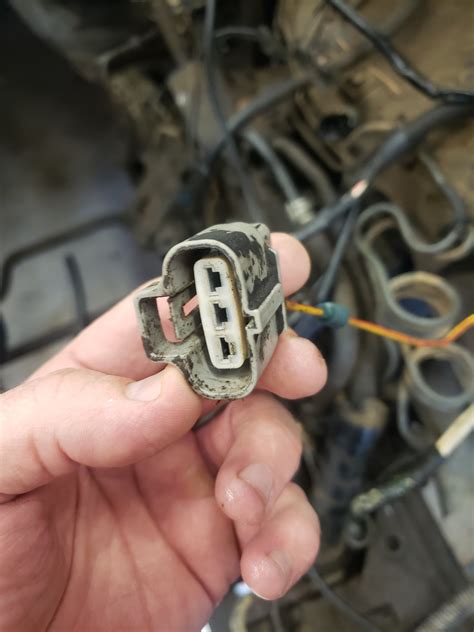 Toyota Electrical Connectors (i.e. how to work the damn things)